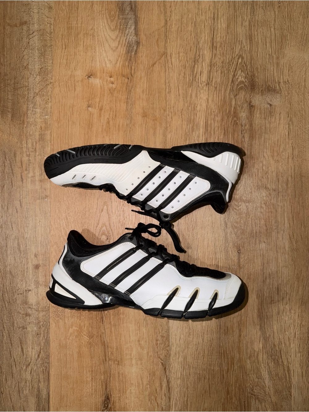 Adidas Barricade tennis shoes 11.5 - Picture 2 of 4